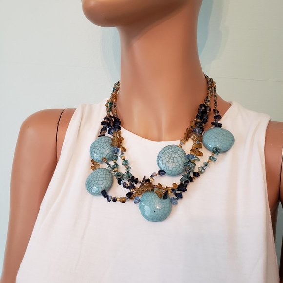 NWOT fun and Beautiful Statement Necklace. - Picture 9 of 9